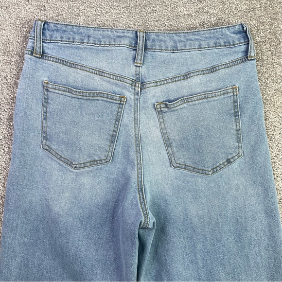 BCBGeneration Skater Straight Jeans 7/28 Light Wash Raw Hem Denim - Picture 4 of 12